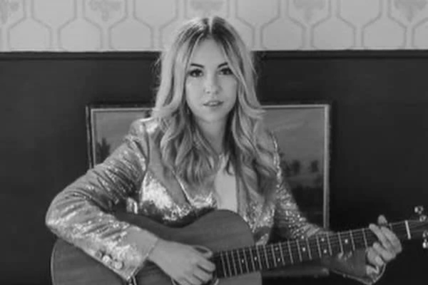 Live Music from Rosie Samaras