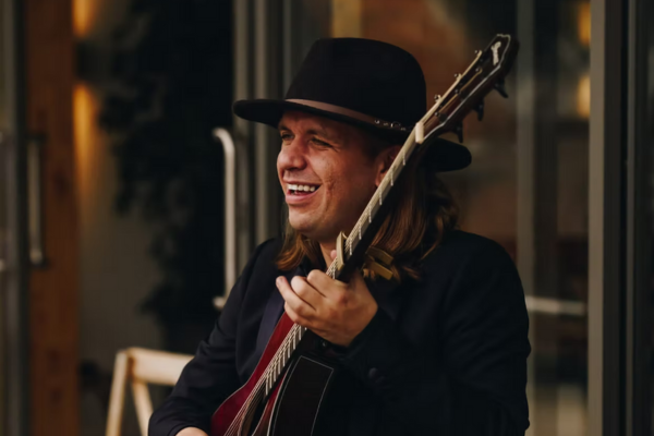 Live Music from Luke Brougham